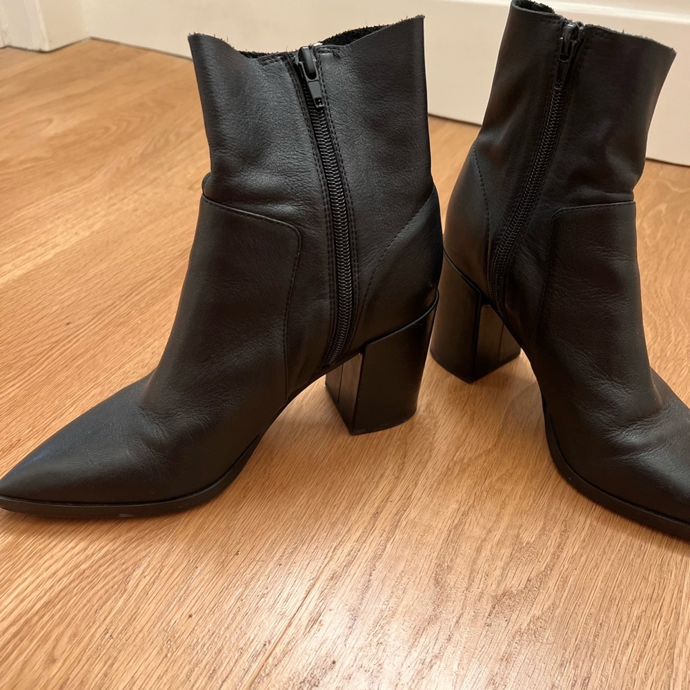 Tony Bianco black size 8 ankle boots